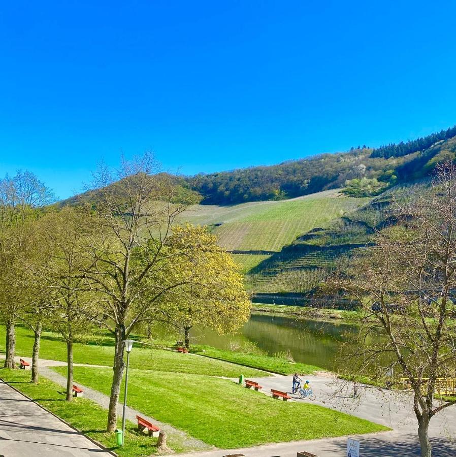 Hotel Krone Riesling Trittenheim Exterior foto