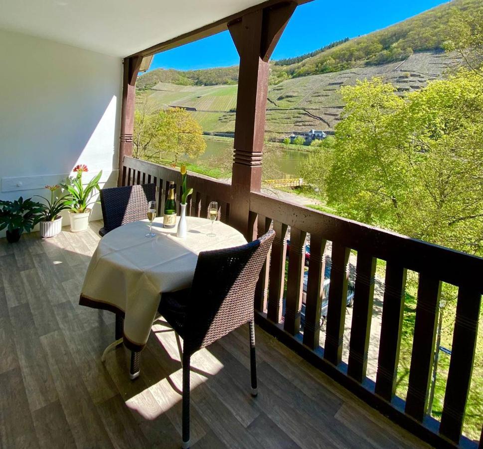 Hotel Krone Riesling Trittenheim Exterior foto