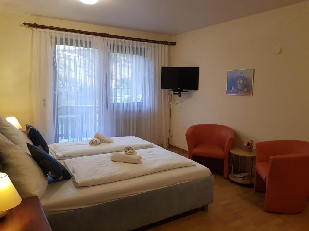 Hotel Krone Riesling Trittenheim Exterior foto